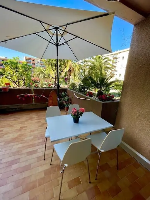 La Vie Est Belle! Apartment Hyeres